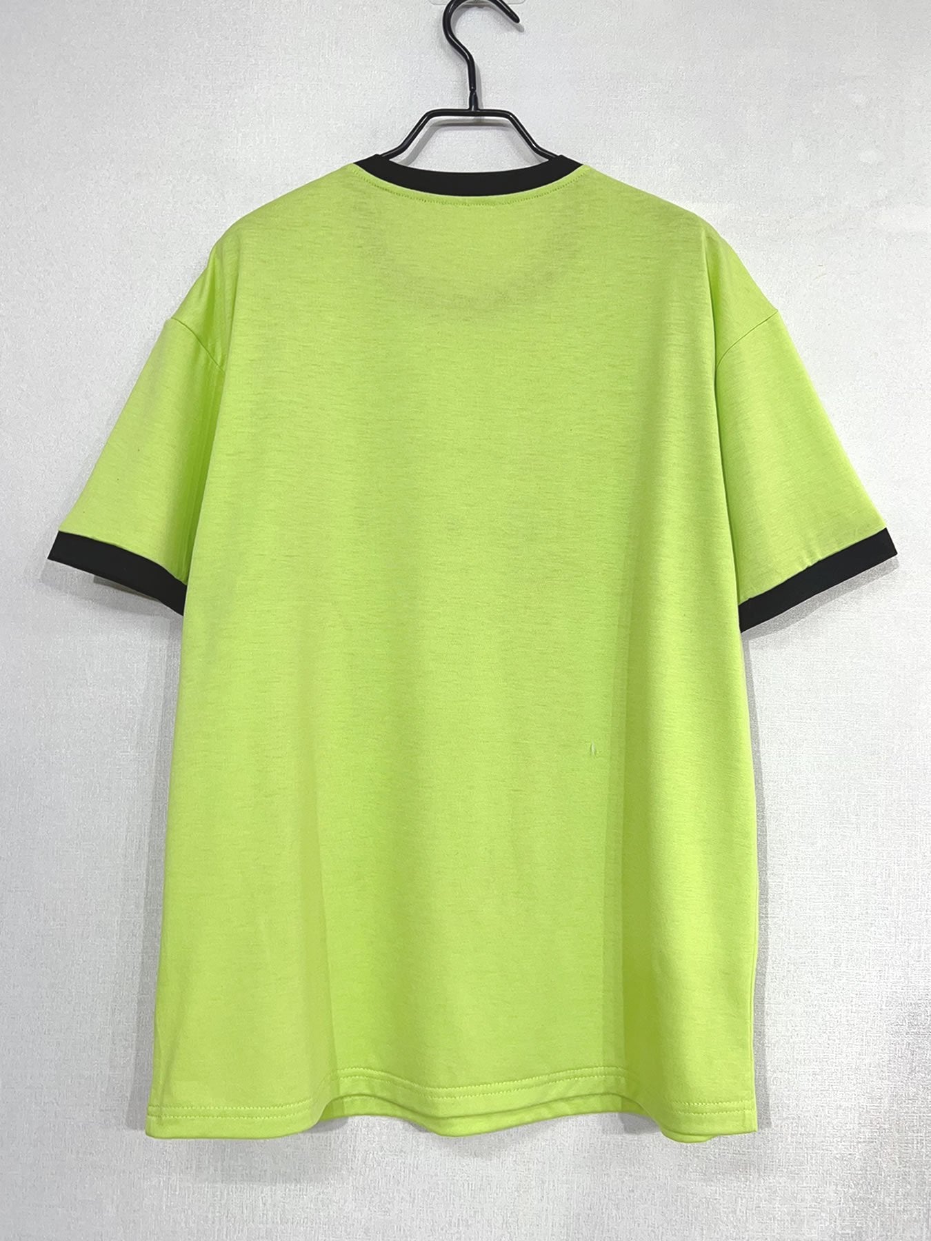 Women's Y2K Retro Korean Fashion T-Shirt - Cute Crying Cat Graphic Tee, Bright Lime Green with Minimalist Lines, Lightweight Everyday Streetwear Top for Parties & Outfits, Ladies Tee Shirts, Casual Summer Wear, Geometric Print Shirt, Nontransparent Fabric