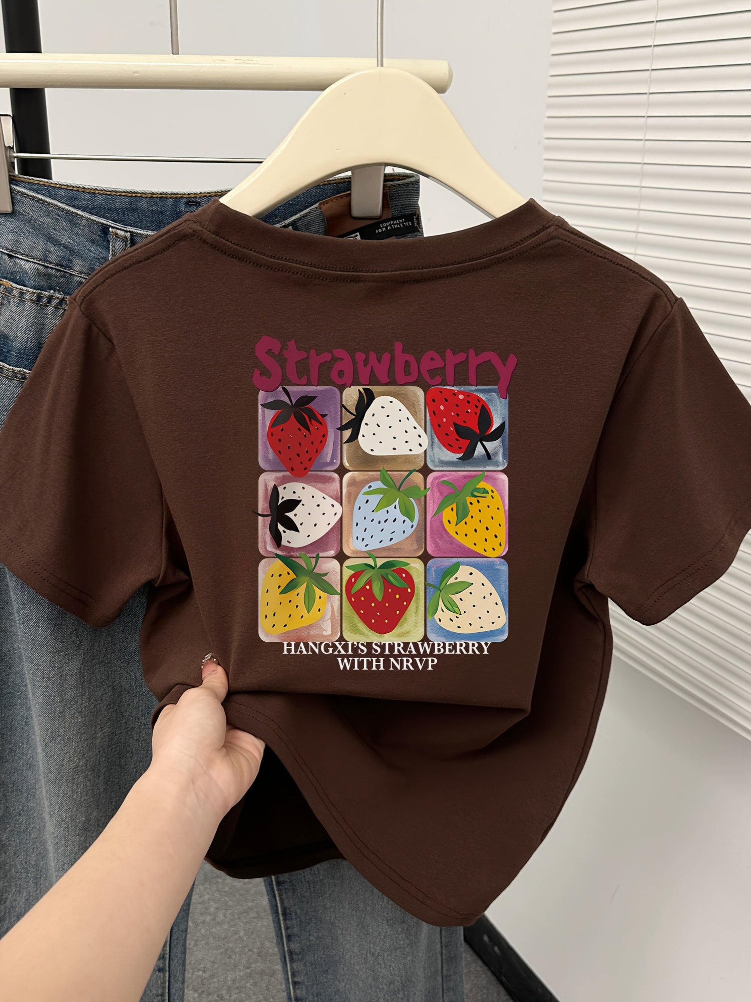 Women's Slim-Fit Short Sleeve Crew Neck T-Shirt - Strawberry Print Summer Casual Top, Japanese Korean Style Machine Washable Tee for Fashion & Casual Attire, Shirts for s, Playful Graphic Top, Slim Fit Shirt, Comfortable Material, Trendy Teens