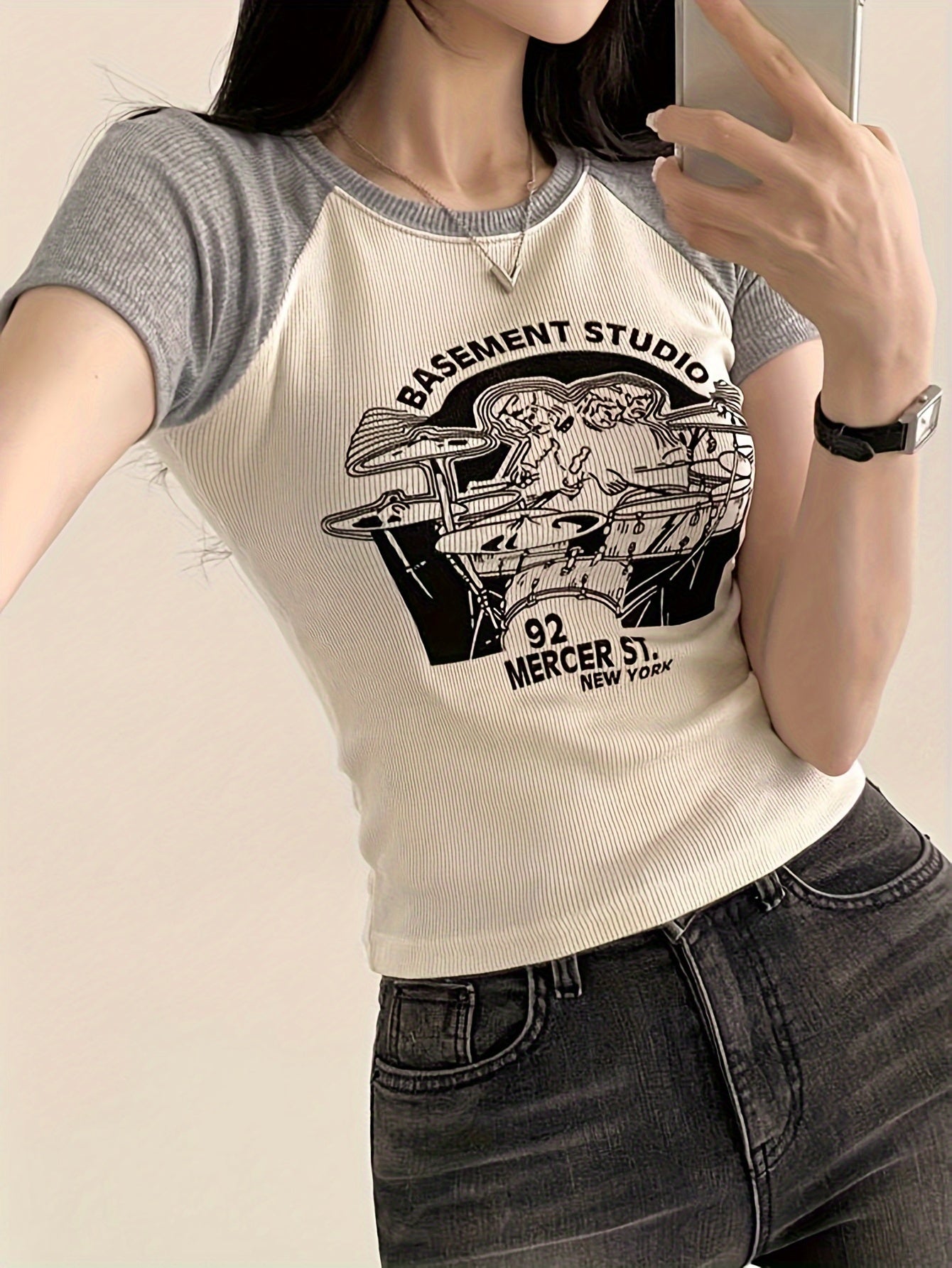 [Contrast Color] Women's Shoulder Insert Short Sleeve Tight T-shirt | for Spring and Summer | with Contrast Color and Letter Print