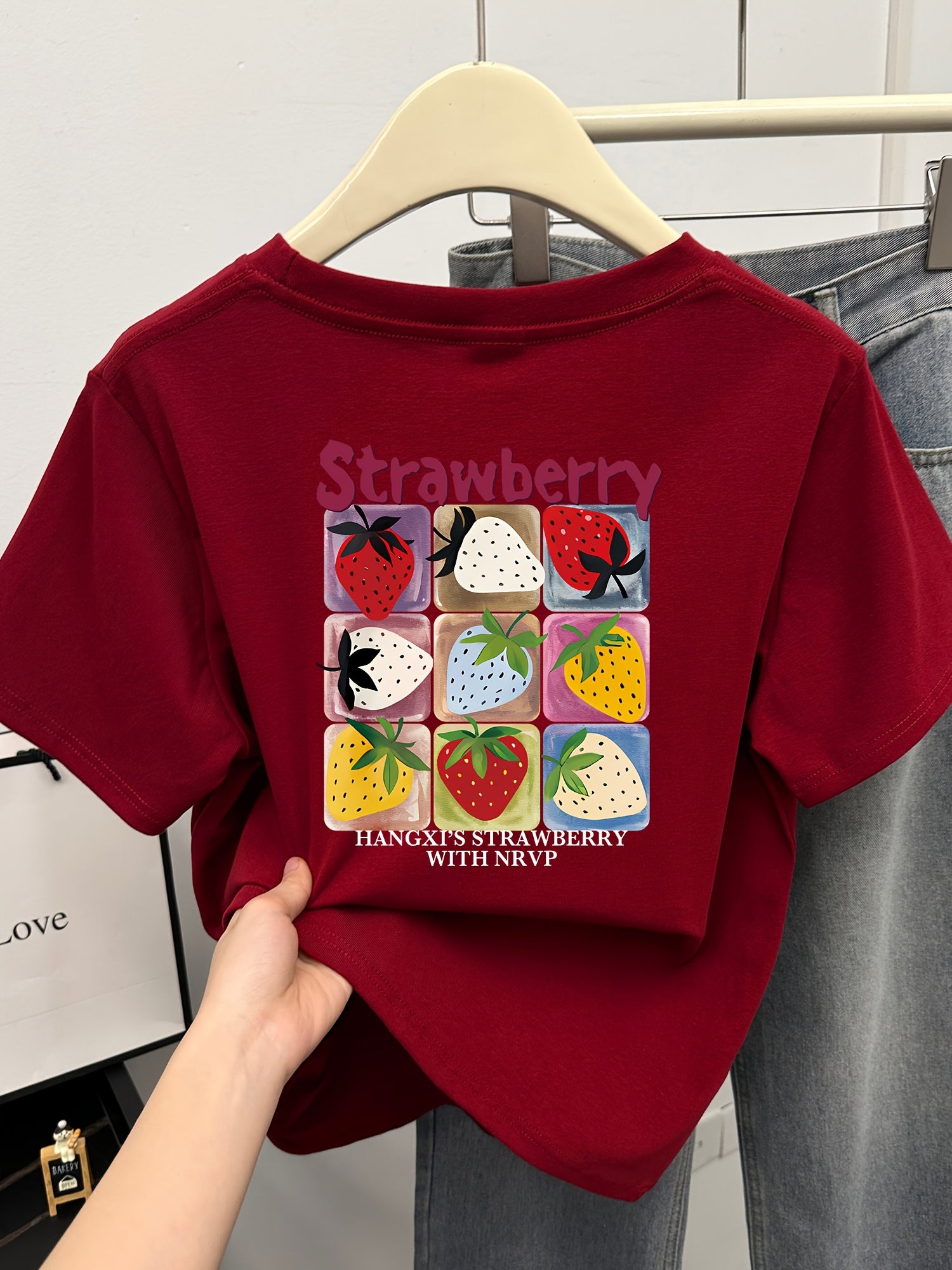 Women's Slim-Fit Short Sleeve Crew Neck T-Shirt - Strawberry Print Summer Casual Top, Japanese Korean Style Machine Washable Tee for Fashion & Casual Attire, Shirts for s, Playful Graphic Top, Slim Fit Shirt, Comfortable Material, Trendy Teens